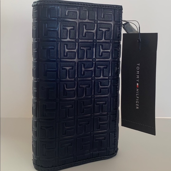 Tommy Hilfiger Handbags - Tommy Hilfiger women’s wallet